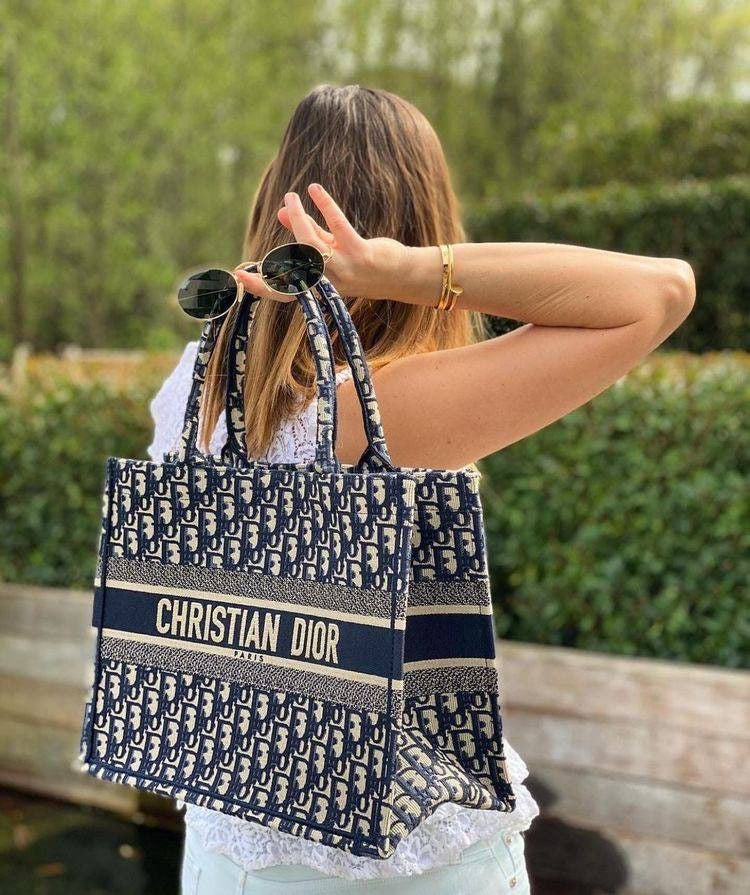 CD Tote in Blue Dior Oblique Embroidery